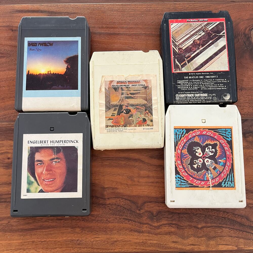 Lot of 5 8-Track Tapes The Beatles Kiss Barry Manilow Stevie Wonder Engelbert